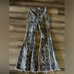 We the Free Size 28 Stretch Bell Bottoms pants